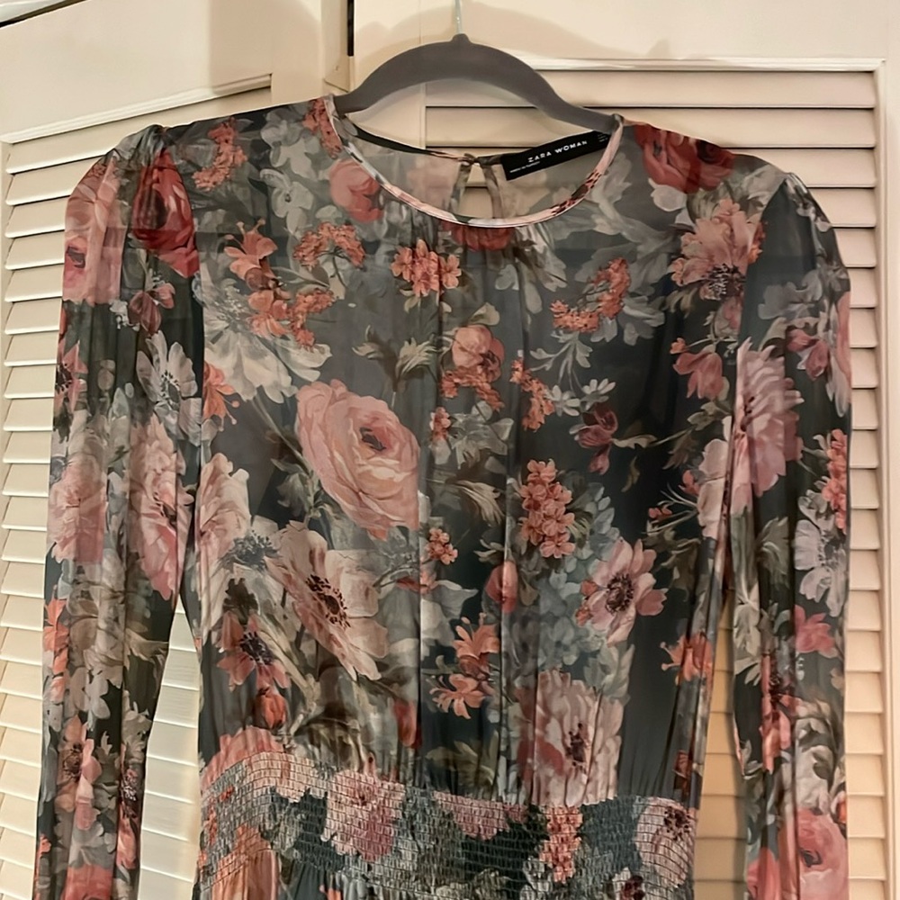 Zara midi dress, long sleeve, size XS in great condition